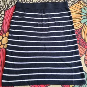 Banana Republic navy white striped medium skirt